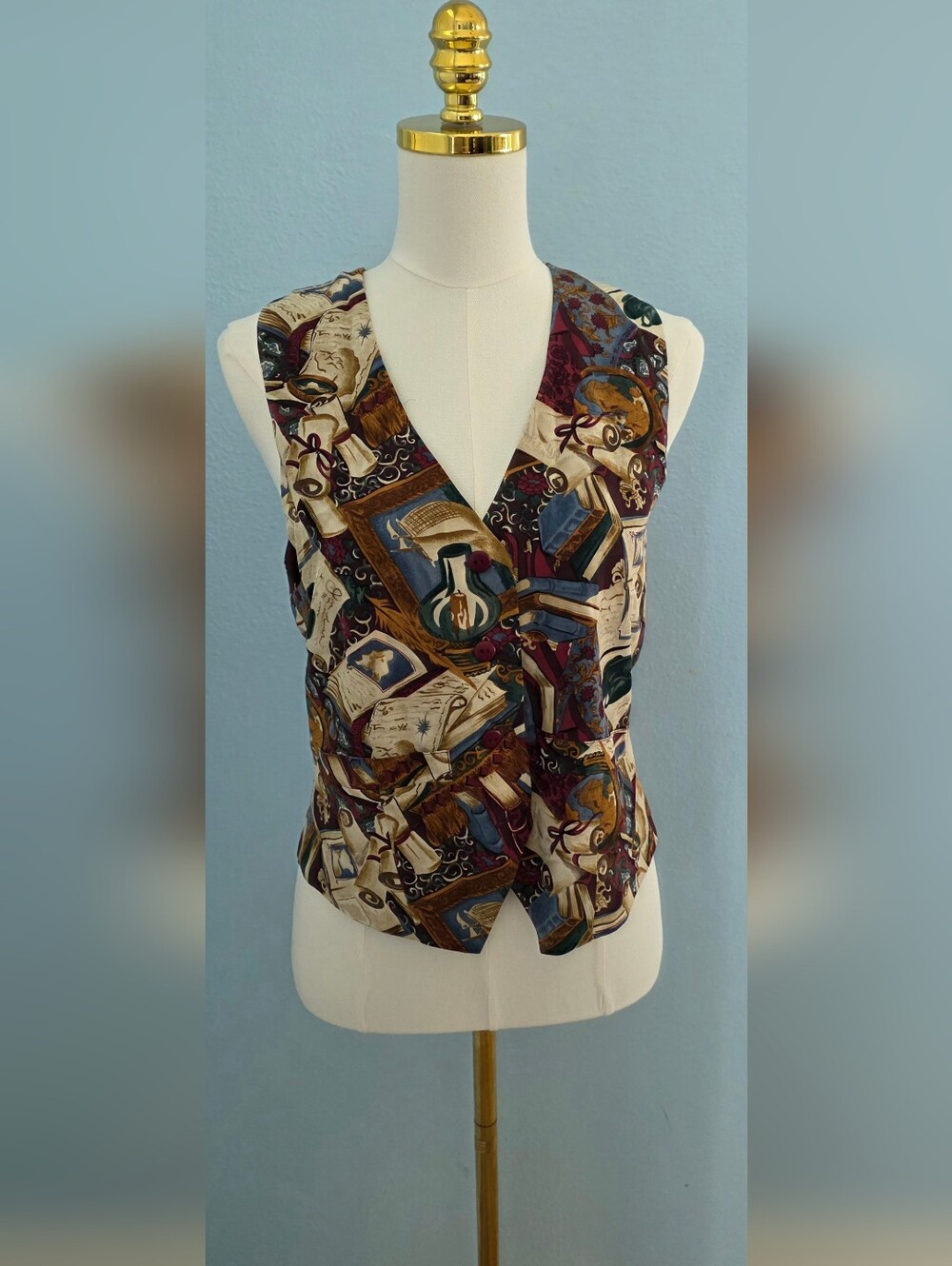 Vintage-Inspired Book Print V-Neck Vest - Burgundy & Cream